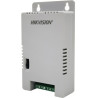 Kompaktní zdroj vhodný k napájení až 4 kamer	Vstup: 150-285VAC - konektor C4	Výstup: 4x 12VDC/1A&nbsp;	Kompenzace výstupního napětí ( 15V/13,5V/12V)	Provozní teplota: 0°C - +40°C	Provozní vlhkost: 10&nbsp;- 95% RH	Rozměry: 144&nbsp;x 80&nbsp;x 33mm