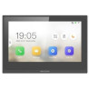 Hikvision DS-KH6351-WTE1 7" IP bytový dotykový monitor s odolným kovovým čelním panelem, s&nbsp;PoE napájením a Wi-Fi konektivitouKlíčové vlastnosti	Plynulé nastavení parametrů monitoru: jas obrazu, hlasitost vyzvánění a hlasitost konverzace	Automatické pořizování a ukládání fotografií v případě neodpovězení na tlačítko zvonku	Podpora monitoringu IP kamer Hikvision - max. 16	Podpora ovládání výtahů	Možnost přímé komunikace mezi dvěma nebo více monitory&nbsp;- max. 5	Podpora až 17 dveřních stanic	Kovový rámeček kolem displeje&nbsp;	Zaznamenání krátké hlasové zprávy v případě, že nedojde k odpovědi na tlačítko zvonku	Zachycení&nbsp;fotografie během video hovorůDisplej	Nové uživatelsky přívětivé dotykové ovládání&nbsp;	Kapacitní dotykový 7" barevný TFT LCD displej	Rozlišení 1024 x 600	Menu v