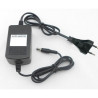 Univerzální stabilizovaný zdroj 100-240V~/12V=/1A.	Frekvence 50/60 Hz