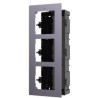 Rámeček modulárního interkomu Hikvision DS-KD-ACF3	Určeno pro zápustnou montáž&nbsp;	Lze osadit 3&nbsp;moduly interkomu (IP i 2-žilový)&nbsp;&nbsp;	Obsahuje příslušenství k montáži (podomítková krabice, tesnění, šrouby)	Materiál:&nbsp;slitina hliníku&nbsp;&nbsp;	Rozměry krycího rámečku:&nbsp;338&nbsp;x 124&nbsp;× 4 mm &nbsp;&nbsp;	Rozměry montážního boxu&nbsp;/ otvoru pro box:&nbsp;322&nbsp;x 107&nbsp;× 45&nbsp;mm